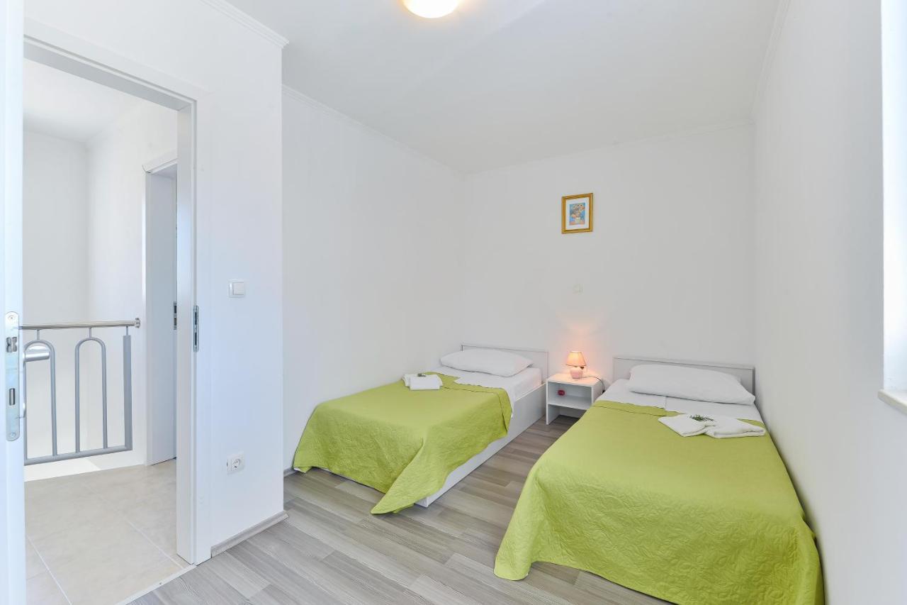 Apartments By The Sea Nin, Zadar - 13172 エクステリア 写真