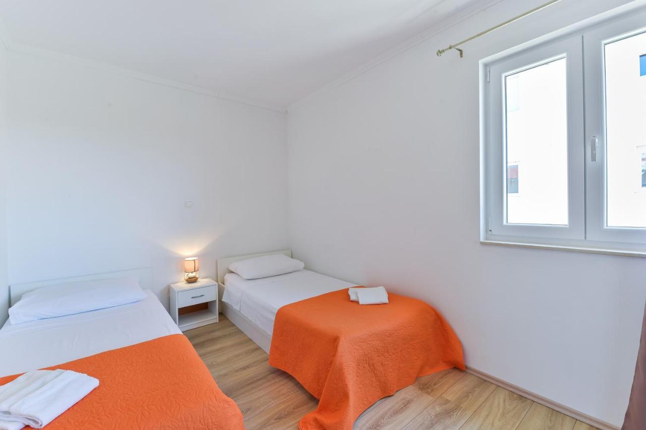 Apartments By The Sea Nin, Zadar - 13172 エクステリア 写真